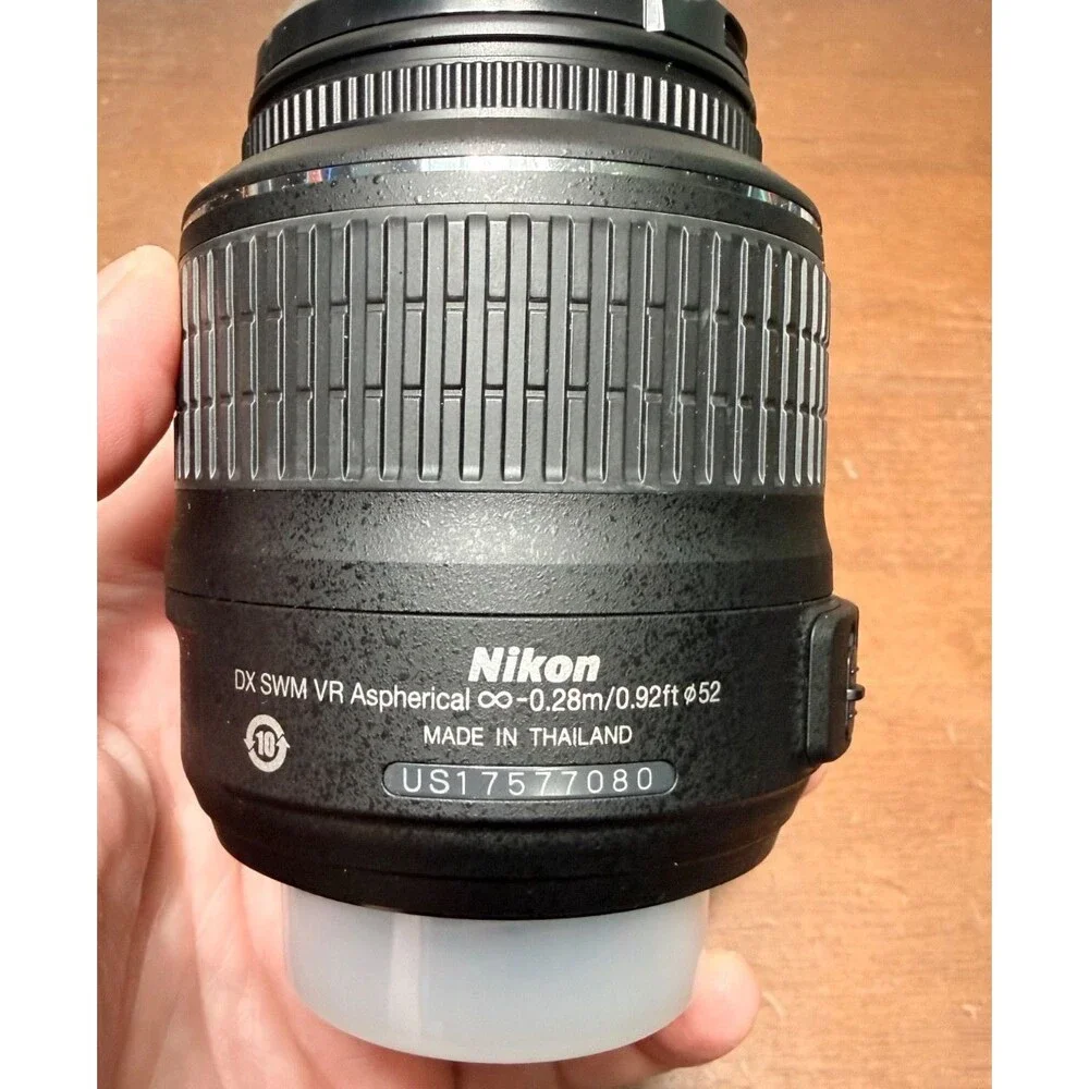 Nikon AF-S DX Nikkor 18-55mm f/3.5-5.6 dx vr Auto Lens